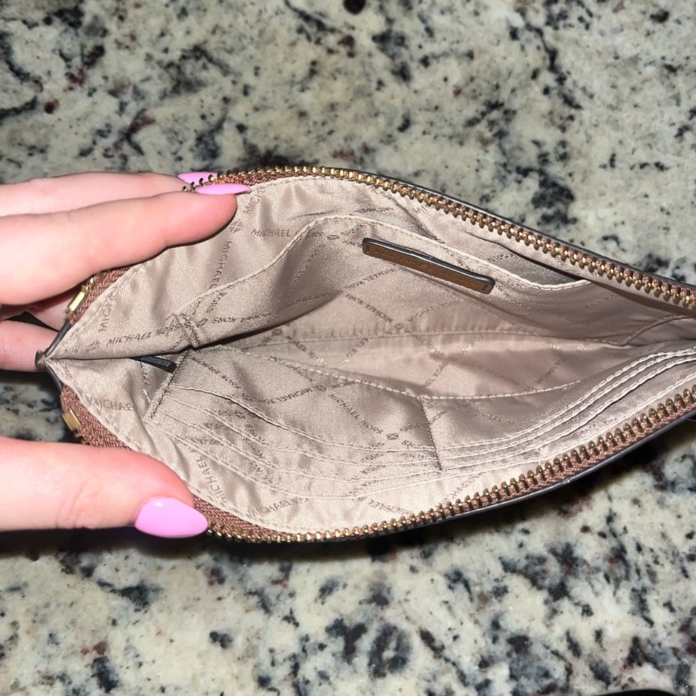 Large Michael Kors Jet Set Wristlet